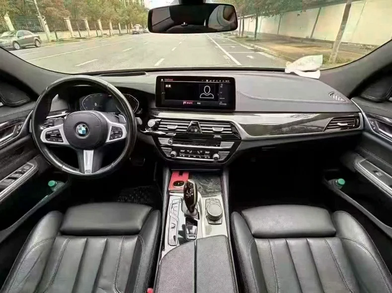 宝马6系 后面外观一