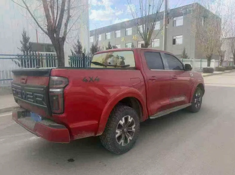 长城汽车炮 内饰前排