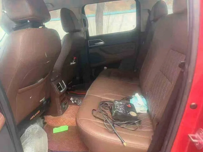 长城汽车炮 后面外观三