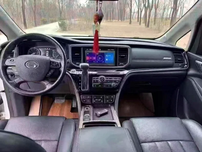 传祺M8 后面外观一