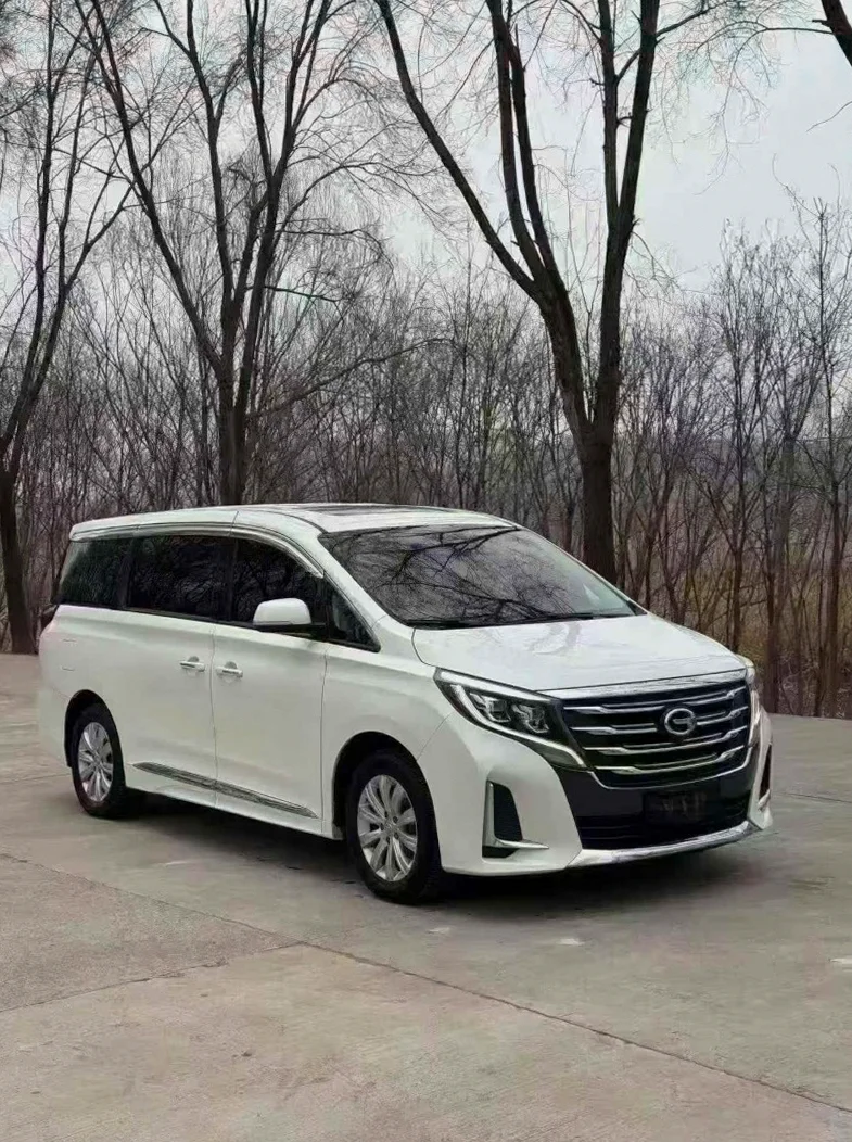 传祺M8 正面外观二