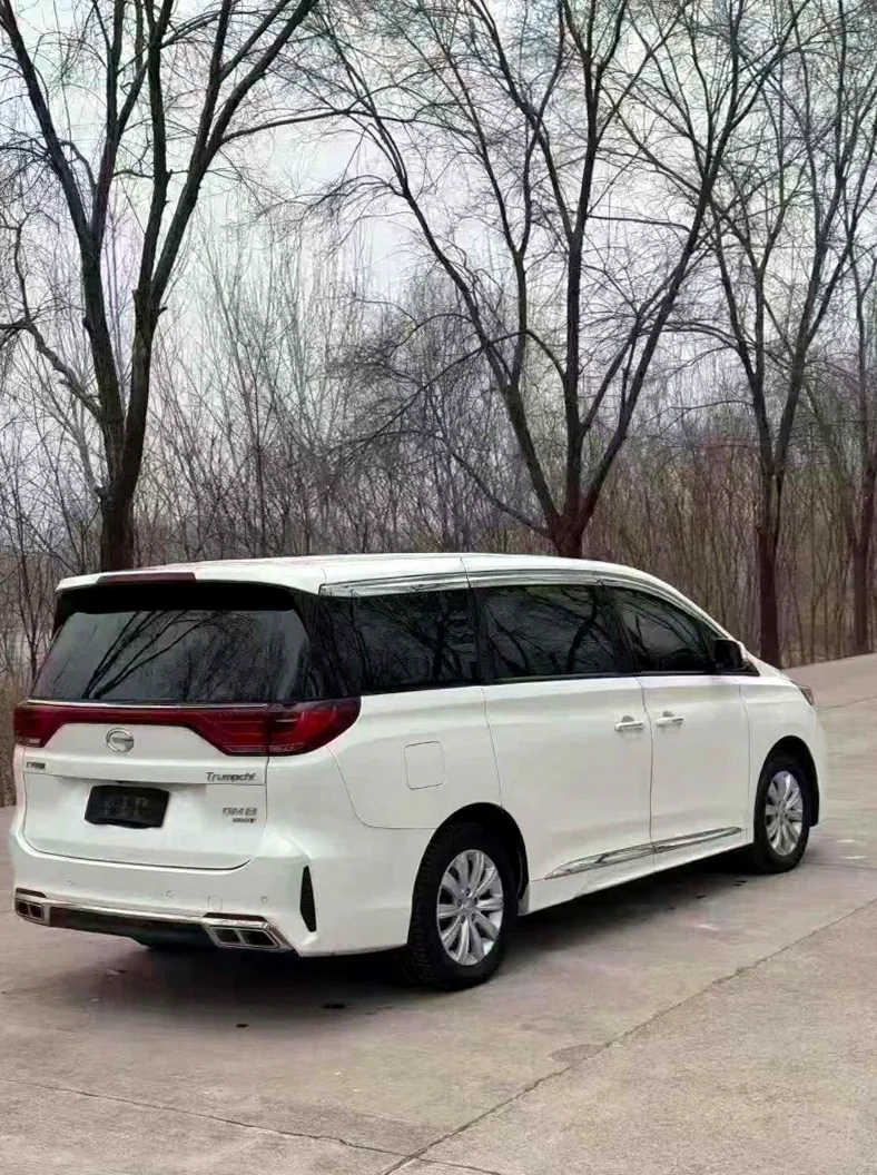 传祺M8 内饰后排