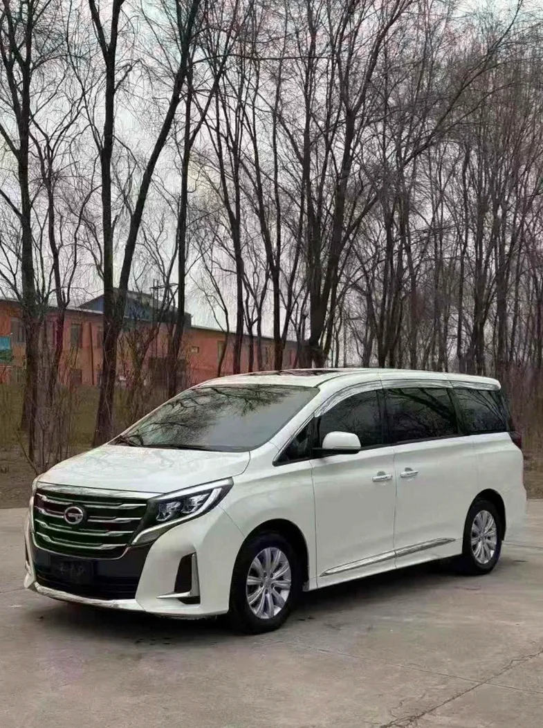 传祺M8 正面外观三