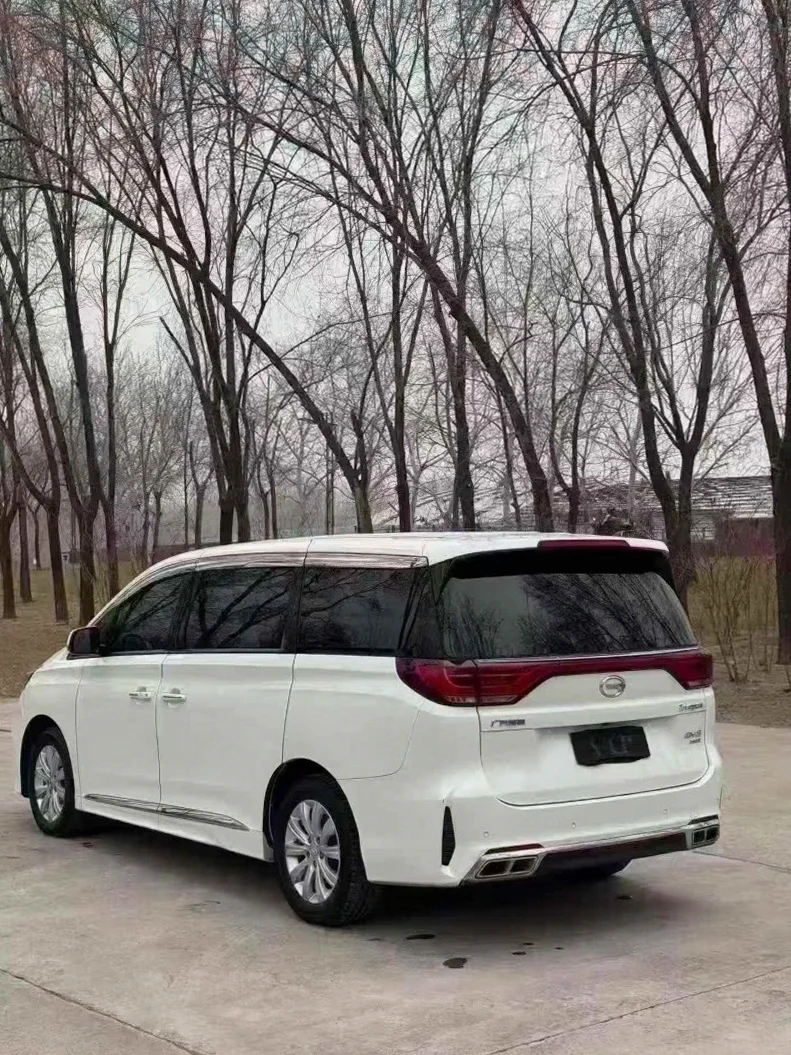 传祺M8 内饰前排