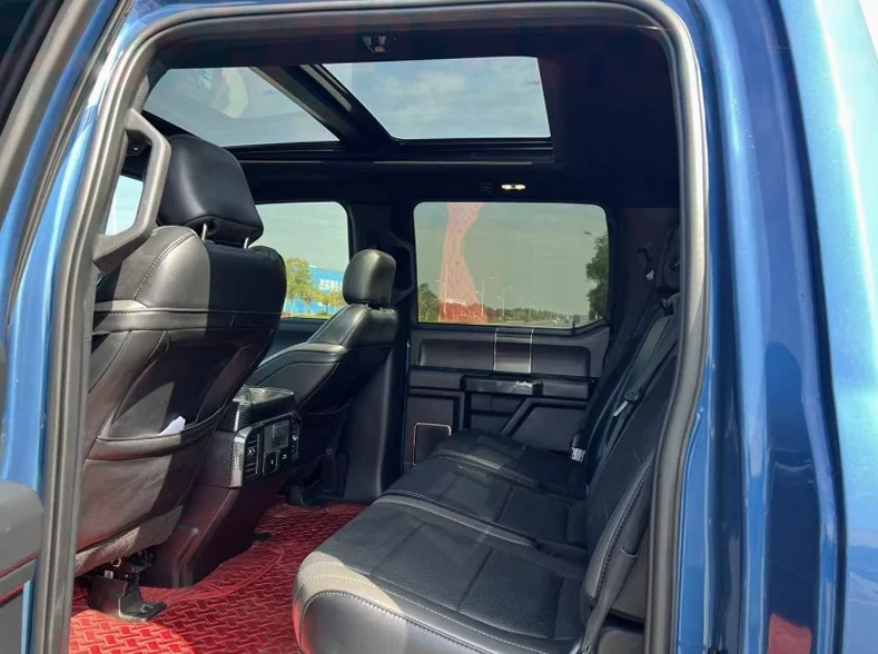 福特猛禽 后面外观一