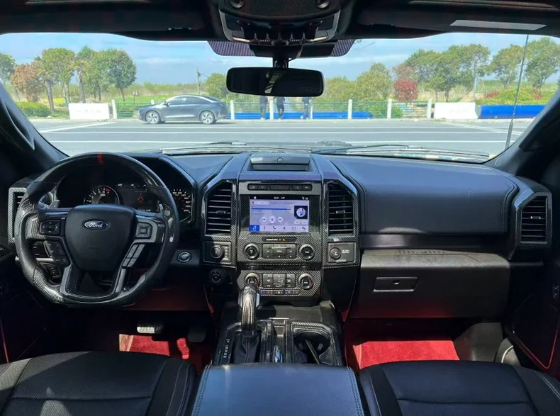 福特猛禽 驾驶室