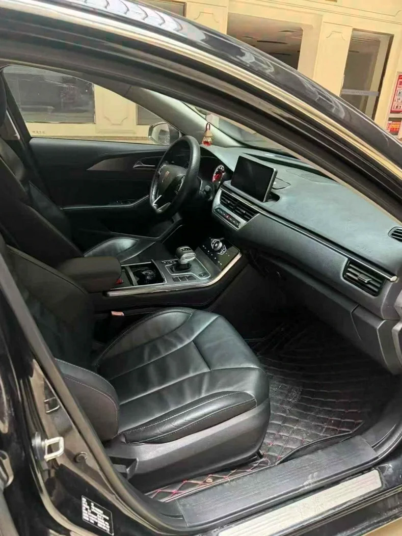 红旗H5 后面外观二