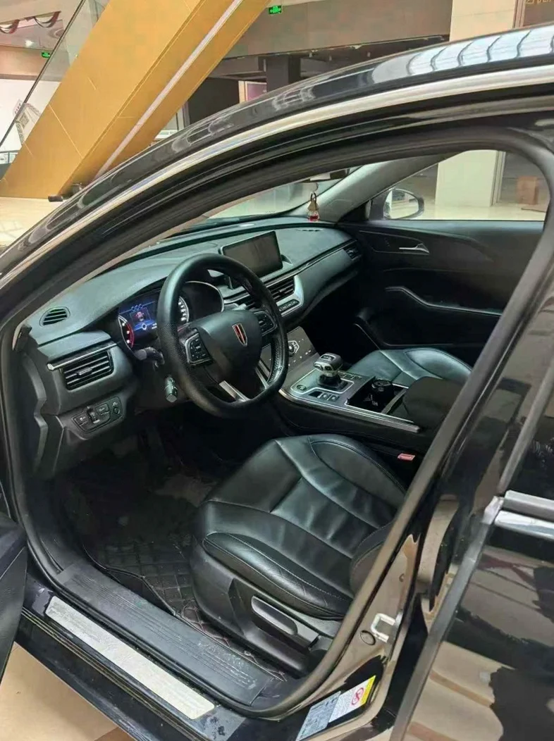 红旗H5 后面外观一