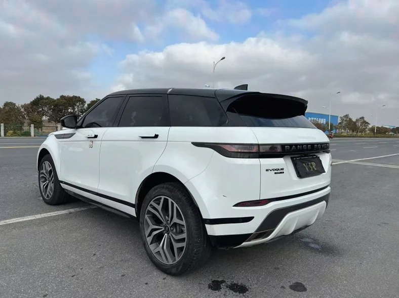 路虎极光 驾驶室