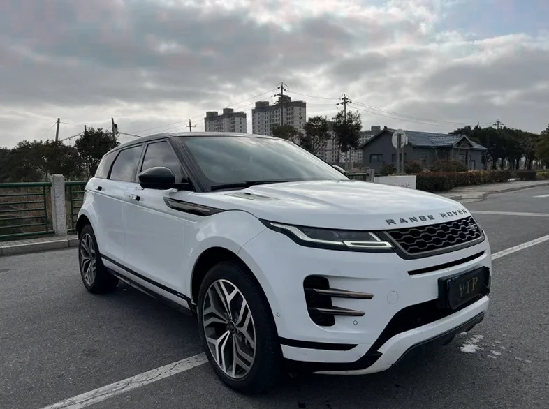 路虎极光 正面外观二