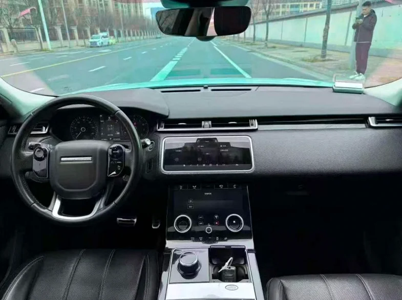 路虎揽胜星脉 后面外观二