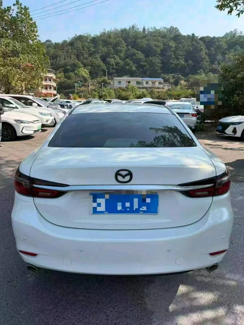 马自达阿特兹 正面外观二