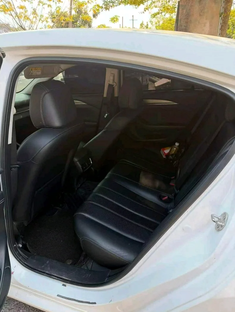 马自达阿特兹 后面外观一