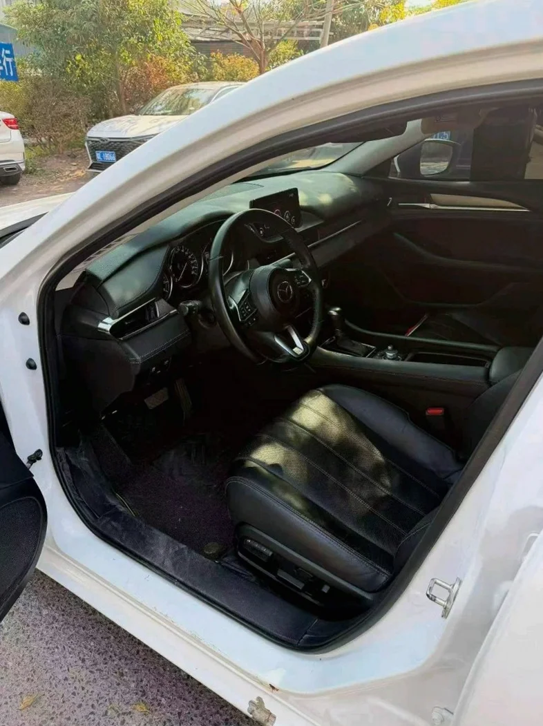 马自达阿特兹 后面外观三