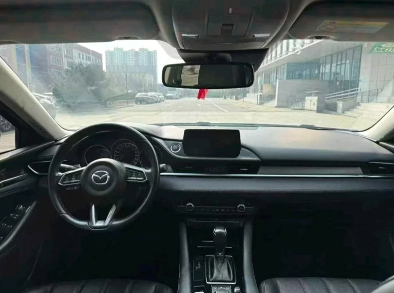 马自达阿特兹 驾驶室