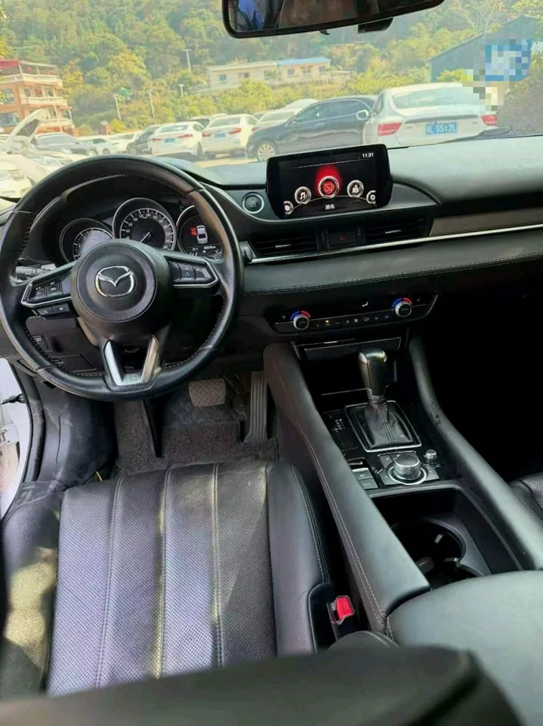 马自达阿特兹 正面外观三