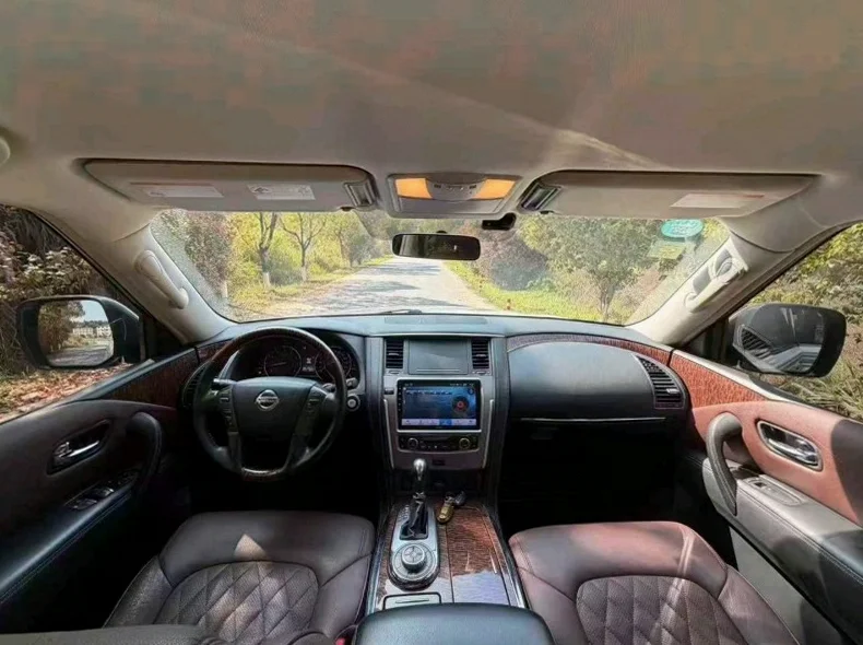 日产途乐 内饰后排