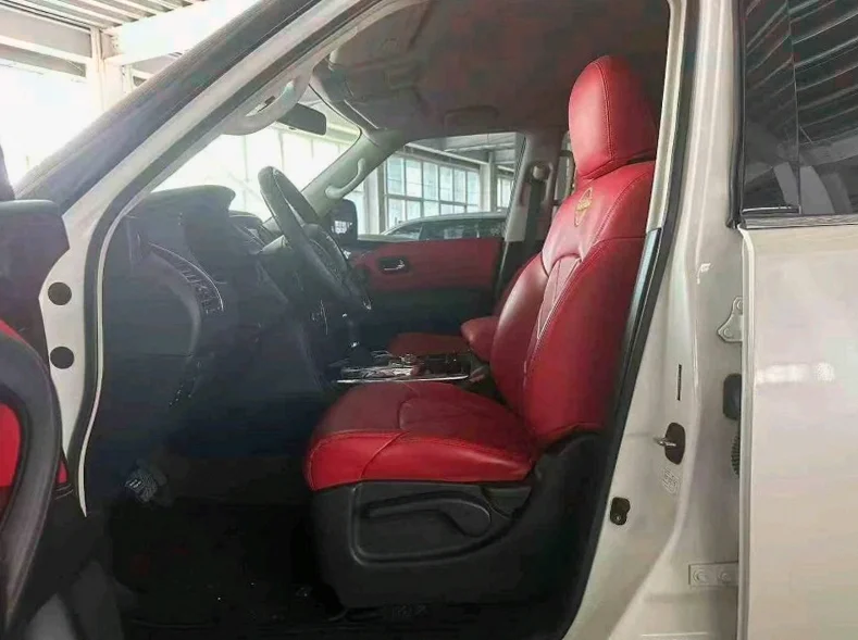 日产途乐 正面外观二