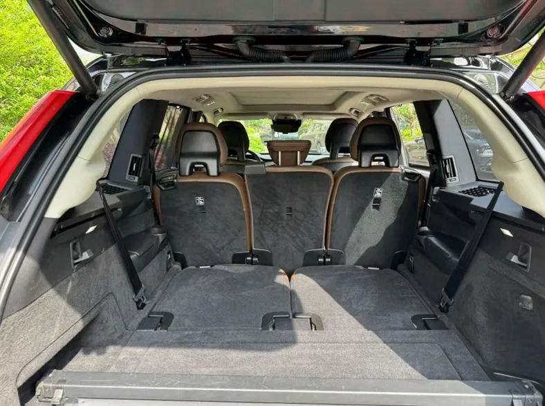 沃尔沃XC90 驾驶室