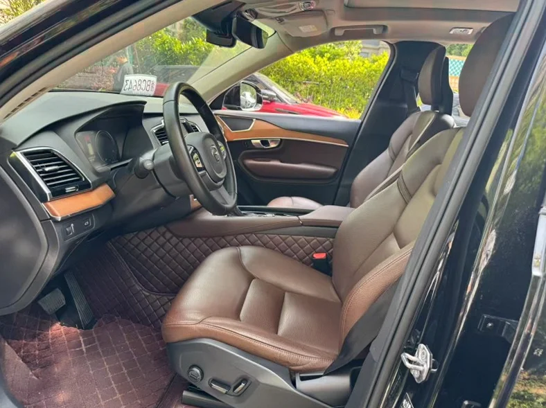 沃尔沃XC90 正面外观三