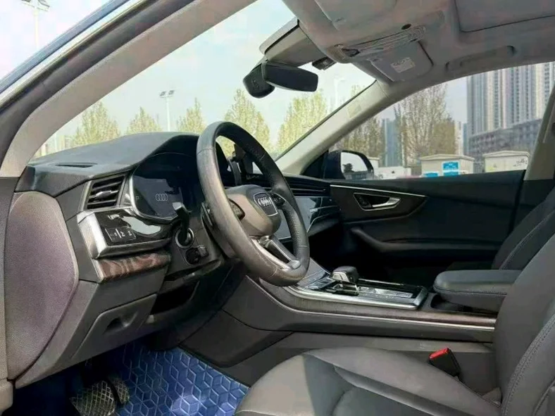 奥迪Q8 后面外观二