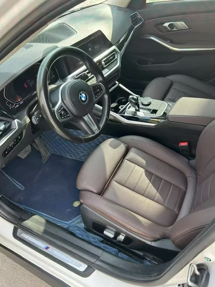 宝马3系 后面外观一