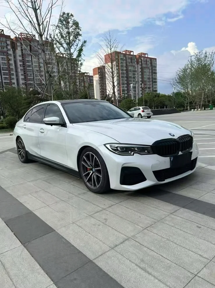 宝马3系 正面外观二