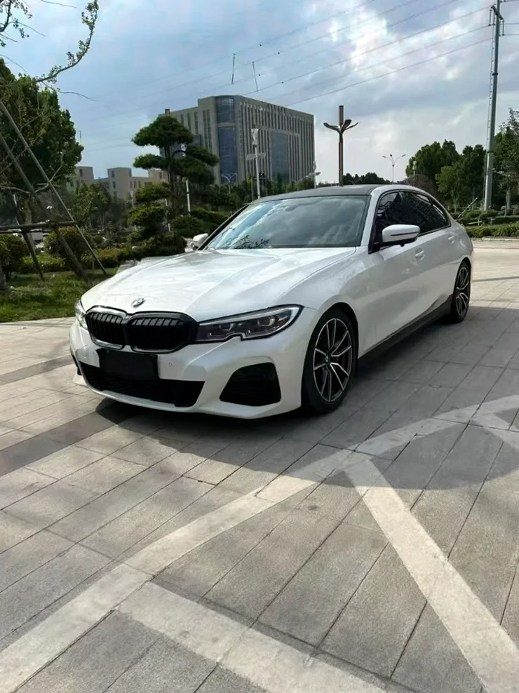宝马3系 正面外观三