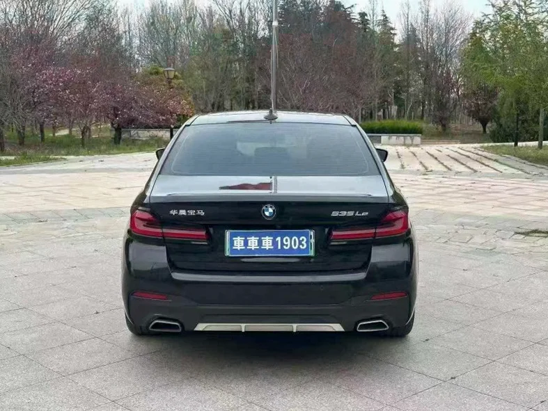 宝马5系 后面外观二