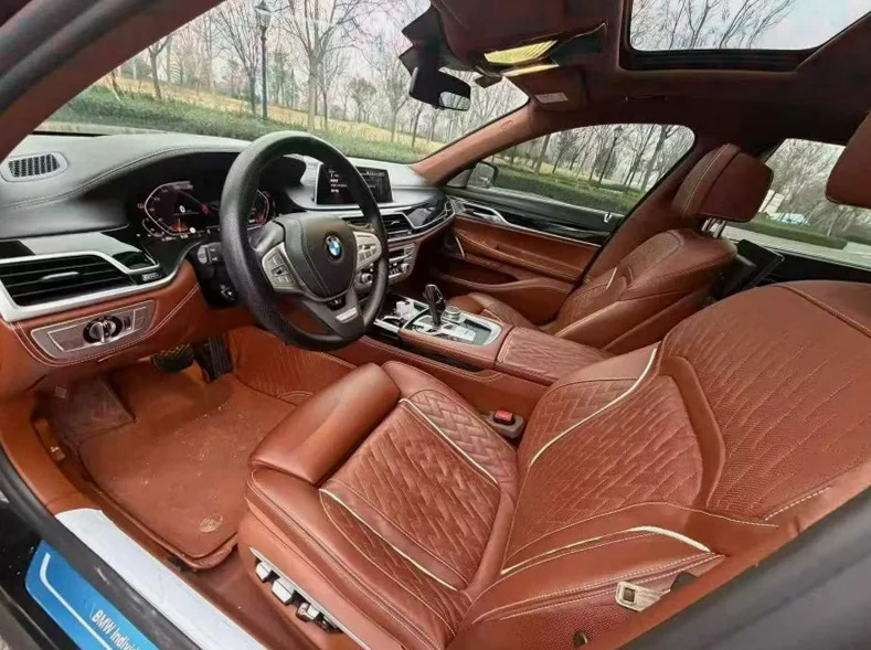 宝马7系 后面外观二