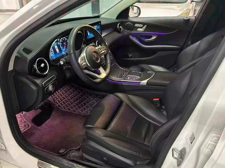 奔驰C 内饰前排