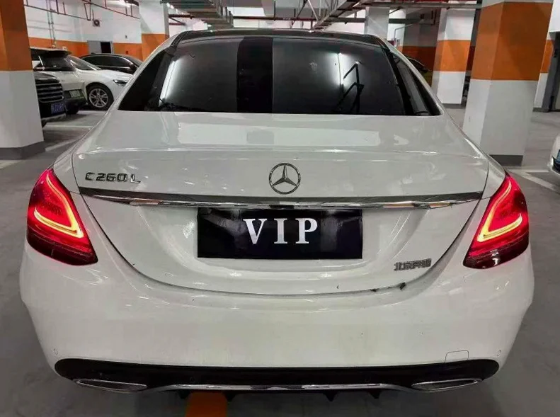 奔驰C 内饰后排