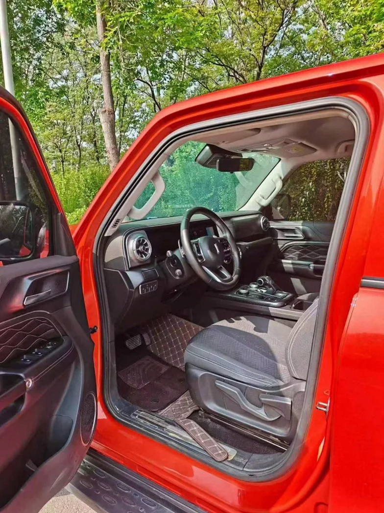 长城汽车坦克 后面外观一