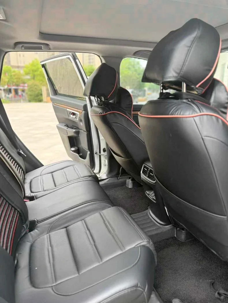 本田CRV 后面外观一