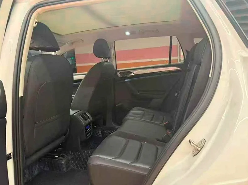 大众探岳 后面外观一