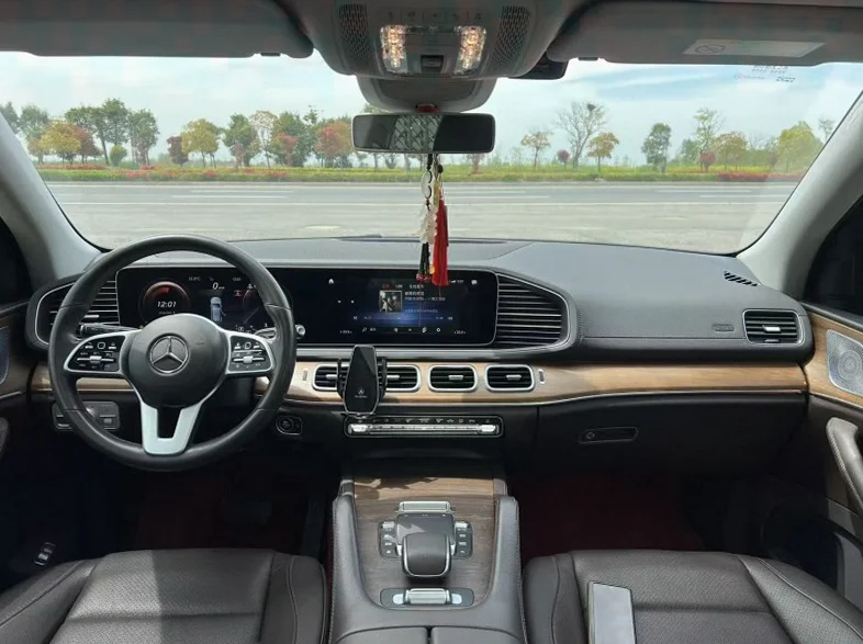 奔驰GLE 内饰前排