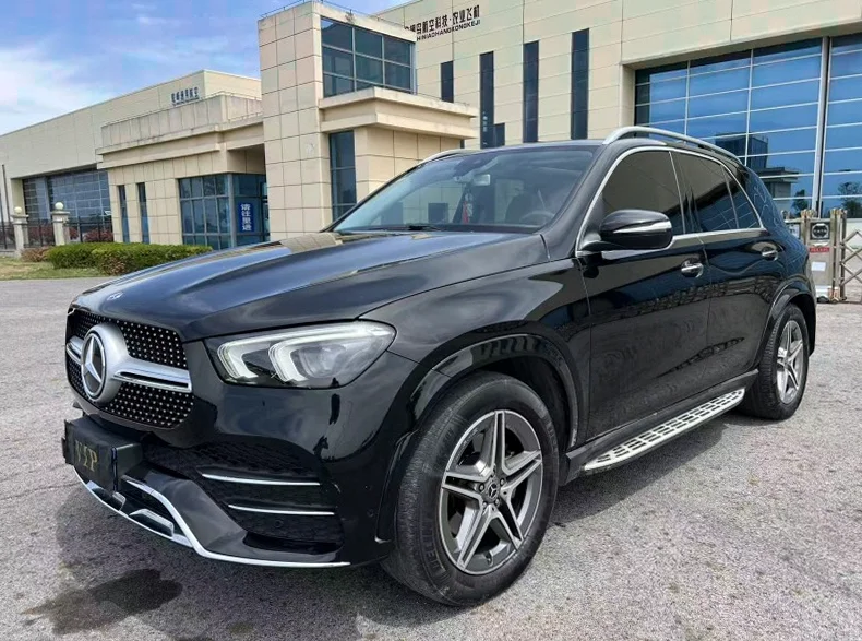 奔驰GLE 正面外观三