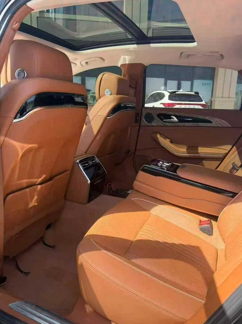 红旗H9 后面外观一