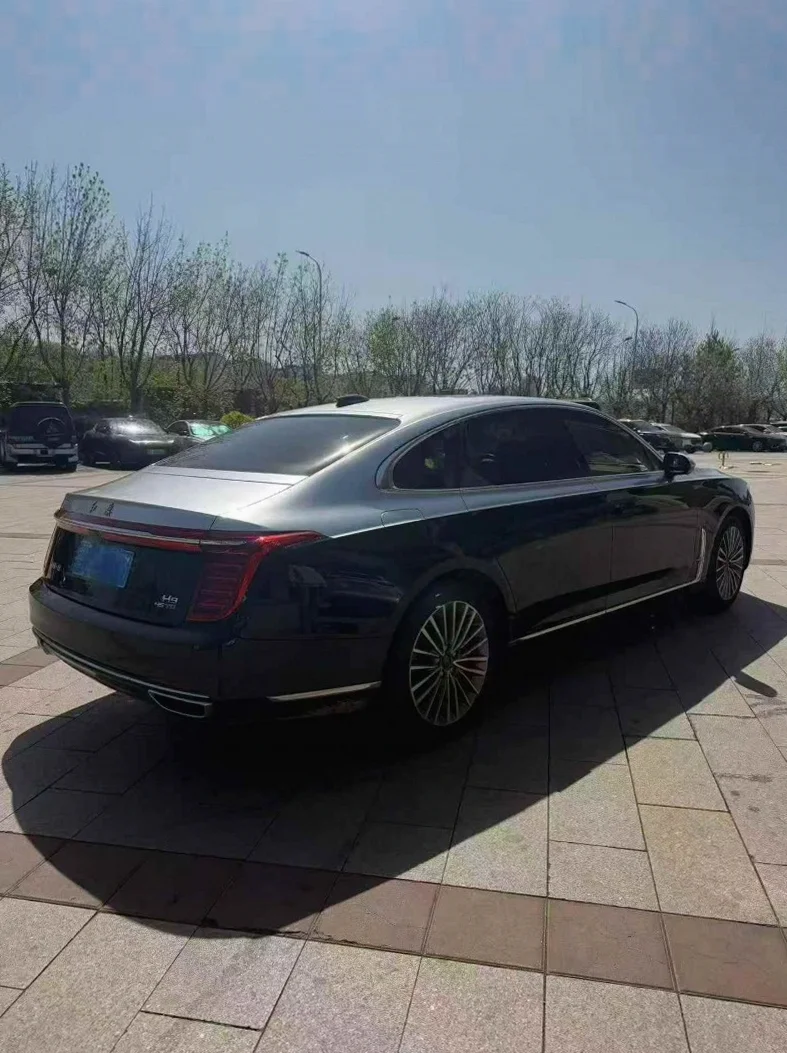 红旗H9 后面外观三