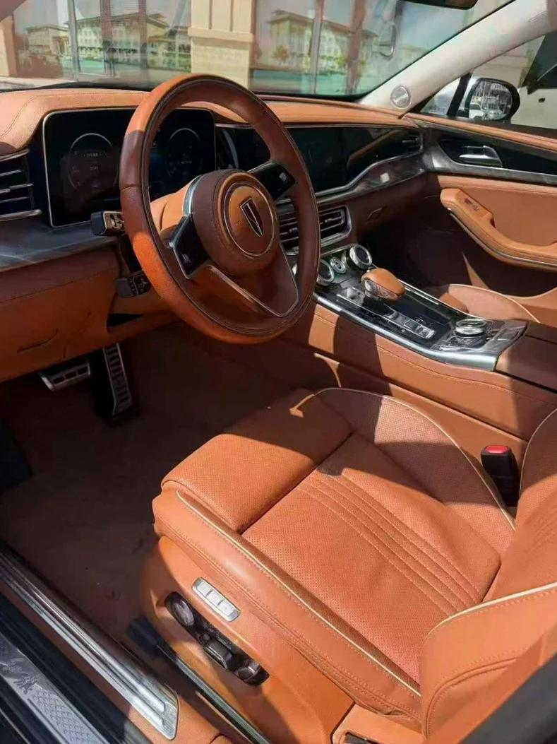 红旗H9 内饰前排