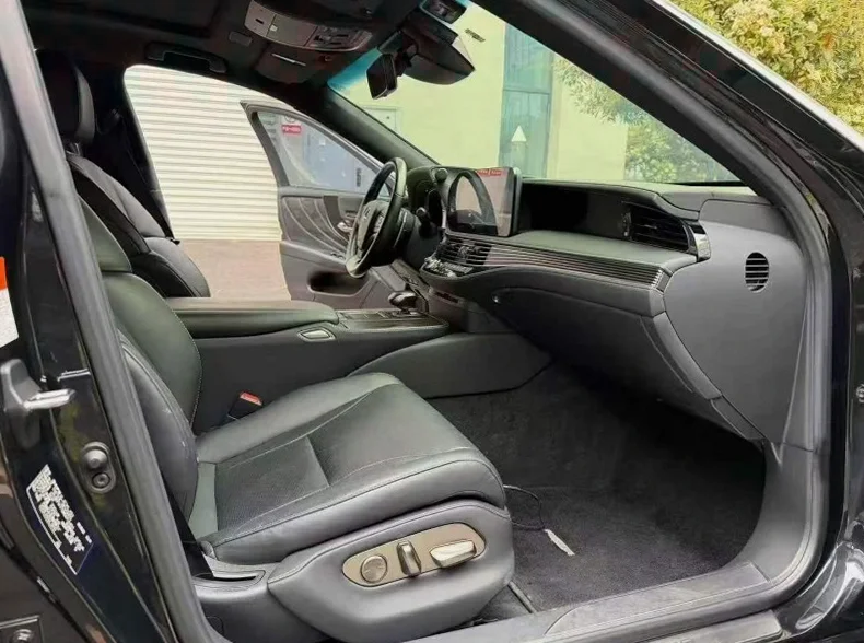 雷克萨斯LS 后面外观三