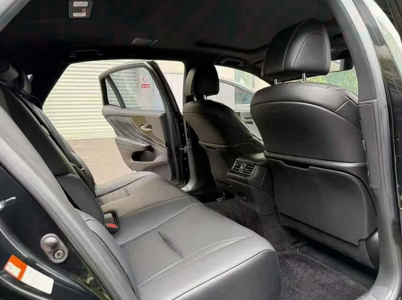 雷克萨斯LS 后面外观二