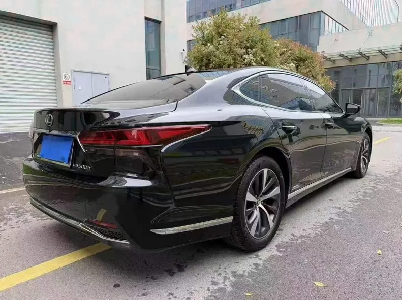 雷克萨斯LS 内饰后排