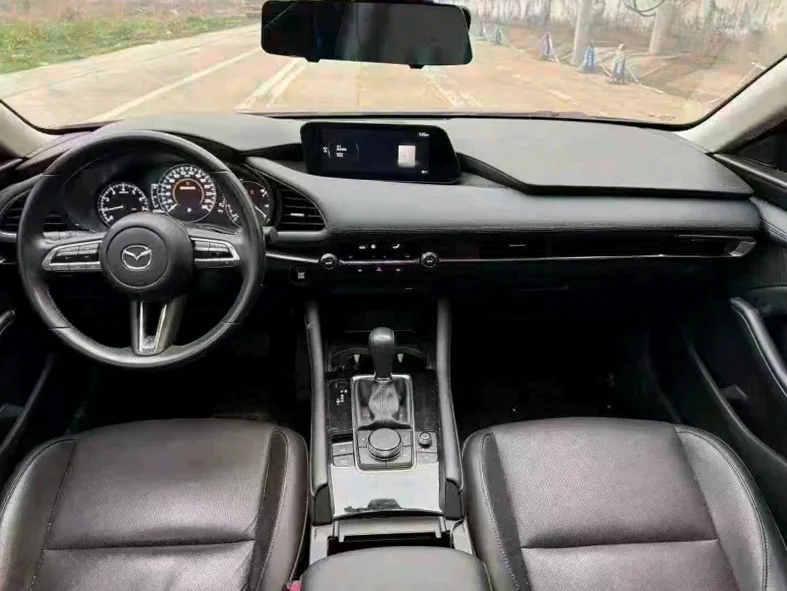 马自达昂克赛拉 后面外观一