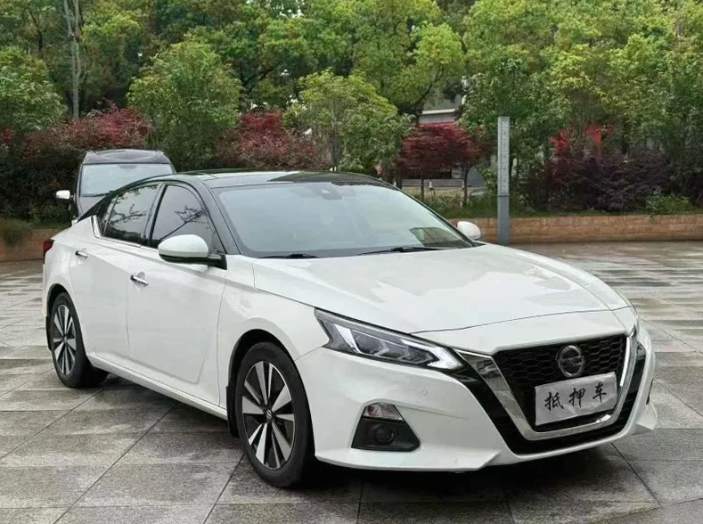 日产天籁 正面外观三
