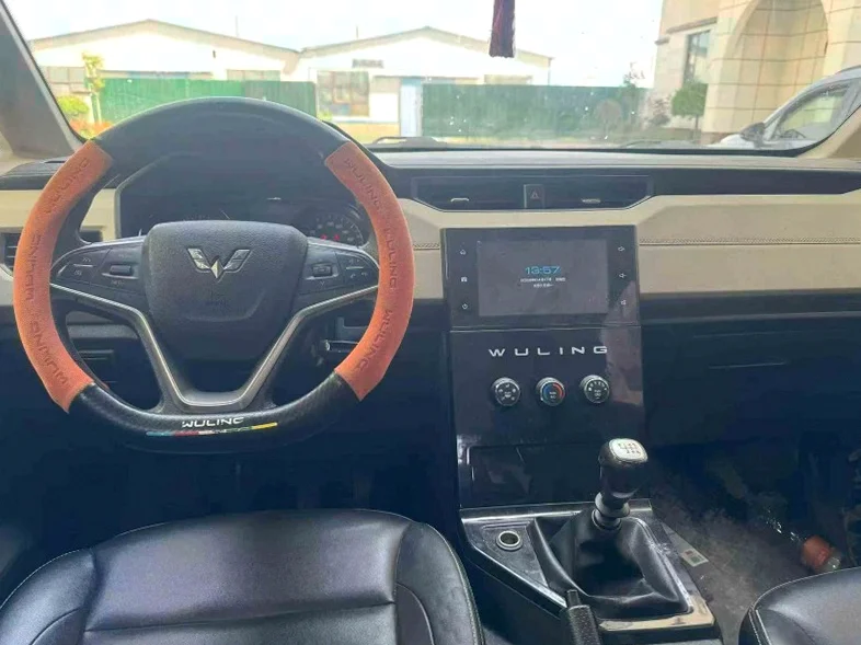 五菱汽车宏光 后面外观一