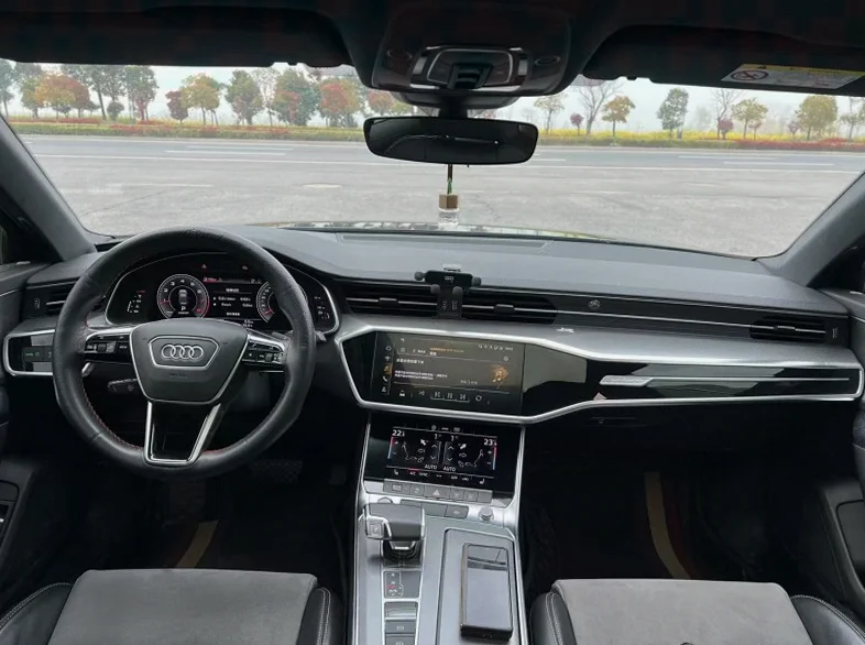 奥迪A6L 后面外观三