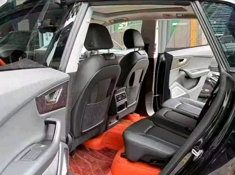 奥迪Q8 后面外观三