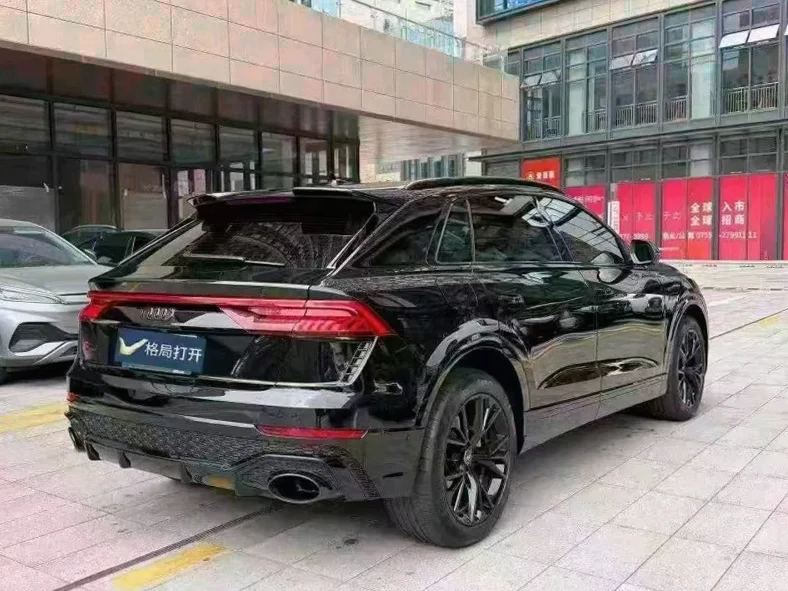 奥迪Q8 内饰前排