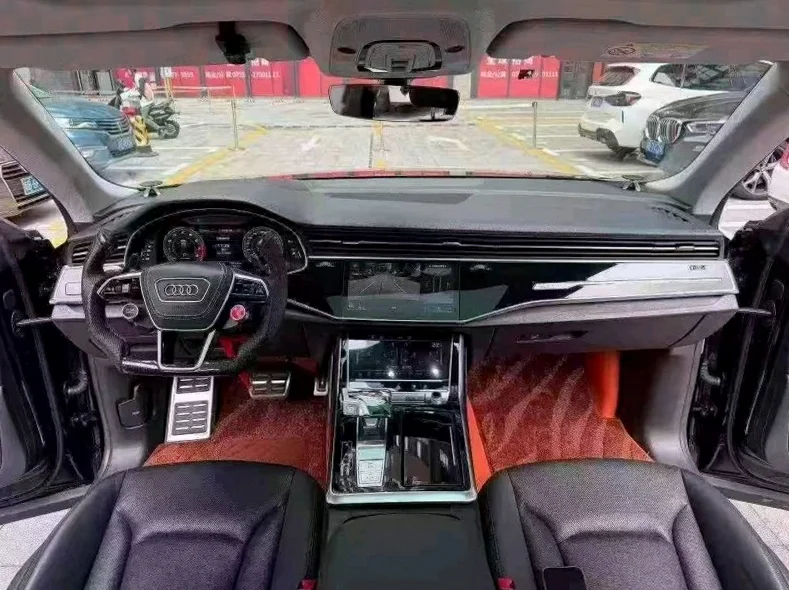 奥迪Q8 后面外观二